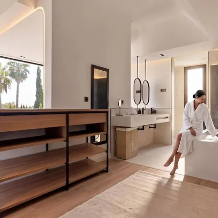 Vacation Marbella I Confort, Private Heated Pool, Rooftop Jacuzzi, Gym, 5min Drive To The Beach, Bbq, 7 Bdrs, Luxury * Estepona