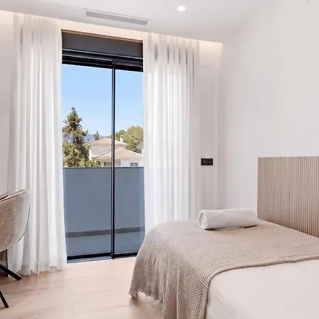 Vacation Marbella I Confort, Private Heated Pool, Rooftop Jacuzzi, Gym, 5min Drive To The Beach, Bbq, 7 Bdrs, Luxury