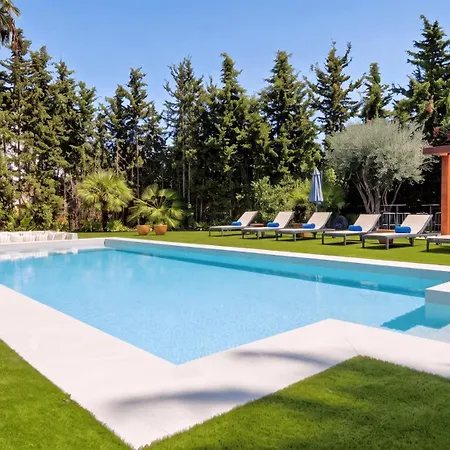 Vacation Marbella I Confort, Private Heated Pool, Rooftop Jacuzzi, Gym, 5min Drive To The Beach, Bbq, 7 Bdrs, Luxury * Estepona