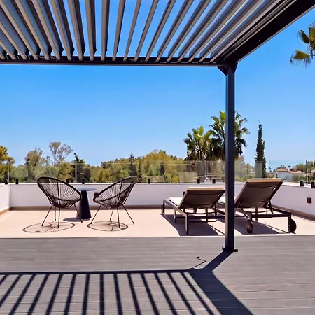 Villa Vacation Marbella I Confort, Private Heated Pool, Rooftop Jacuzzi, Gym, 5min Drive To The Beach, Bbq, 7 Bdrs, Luxury